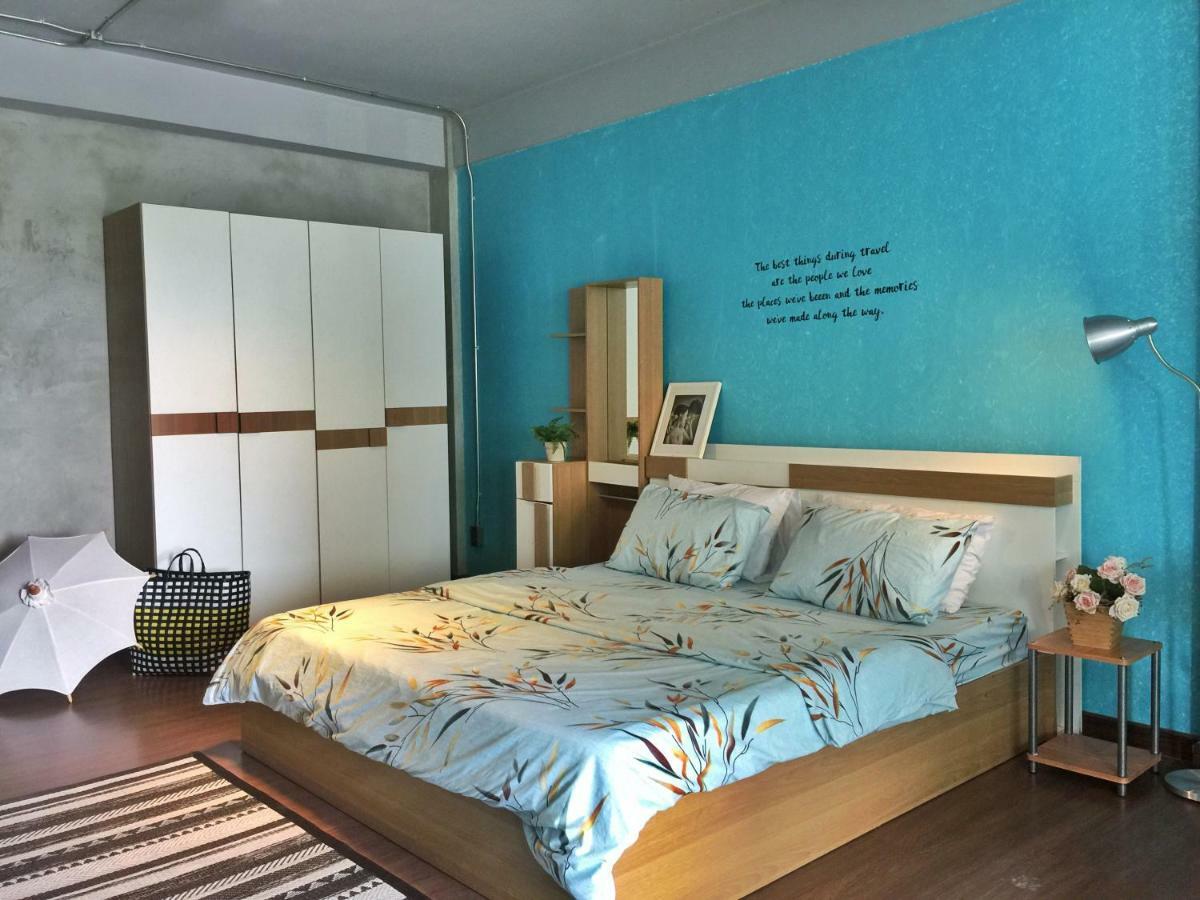 Five Stars Ratchada 19 Hostel Bangkok Bagian luar foto