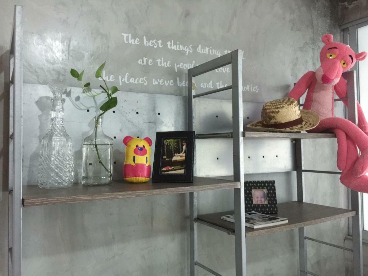 Five Stars Ratchada 19 Hostel Bangkok Bagian luar foto